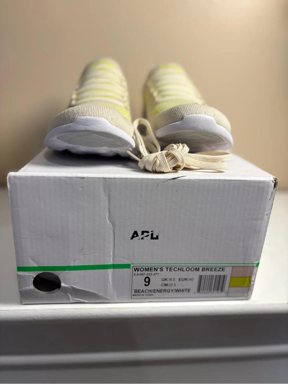 APL TechLoom Breeze Women’s 9 Beach Energy White NIB Extra Laces